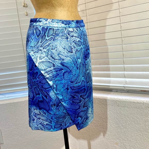 BLUE D’AZUR skirt stretchy white blue snake 6 - Picture 6 of 10